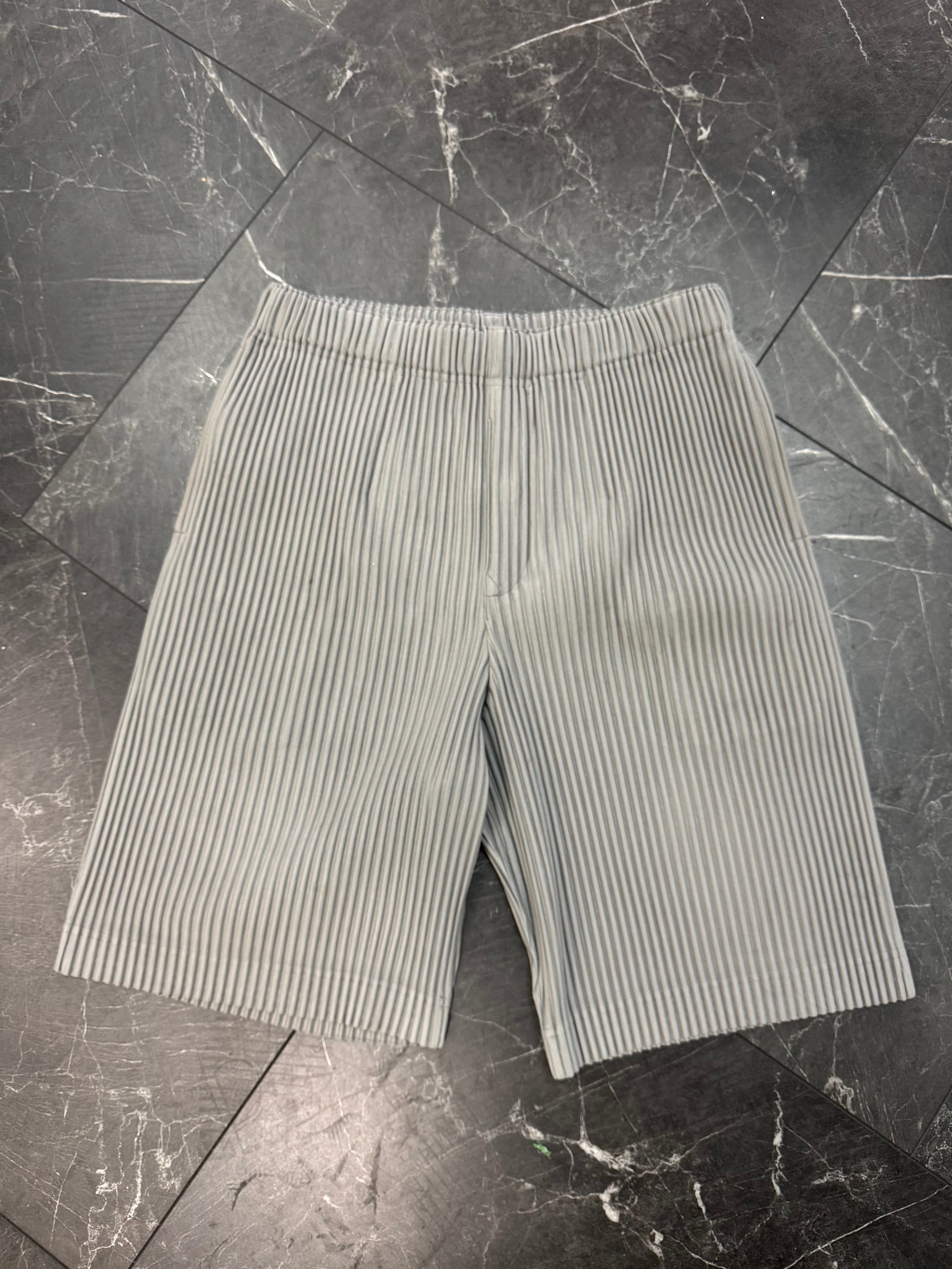 Issey Miyake Pleated Bermuda Shorts – Insole VA